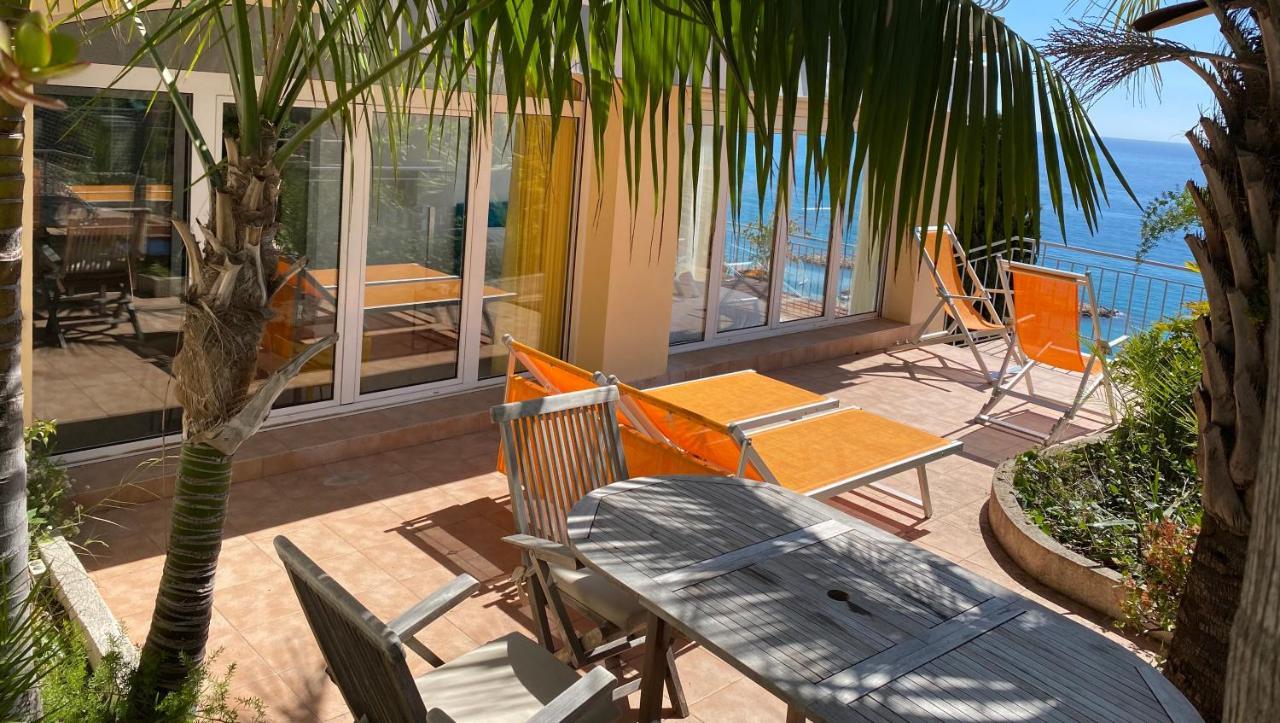 Villa L'Ensoleillee Vue Panoramique Mer, 250 M De La Plage Et Du Centre Ville 멍똥 외부 사진